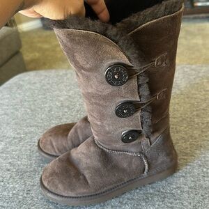 UGG brown